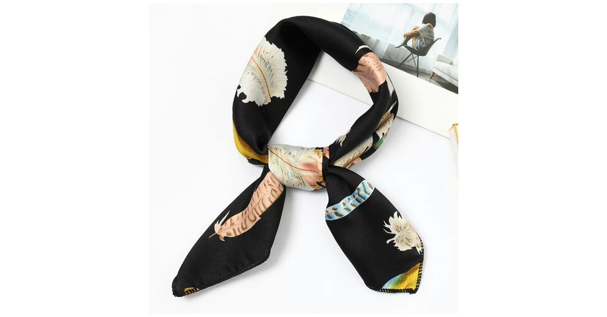 Feathers Print Women's Neck Scarf